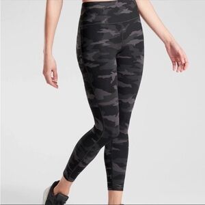 Athleta Ultimate Camo 7/8 Tight